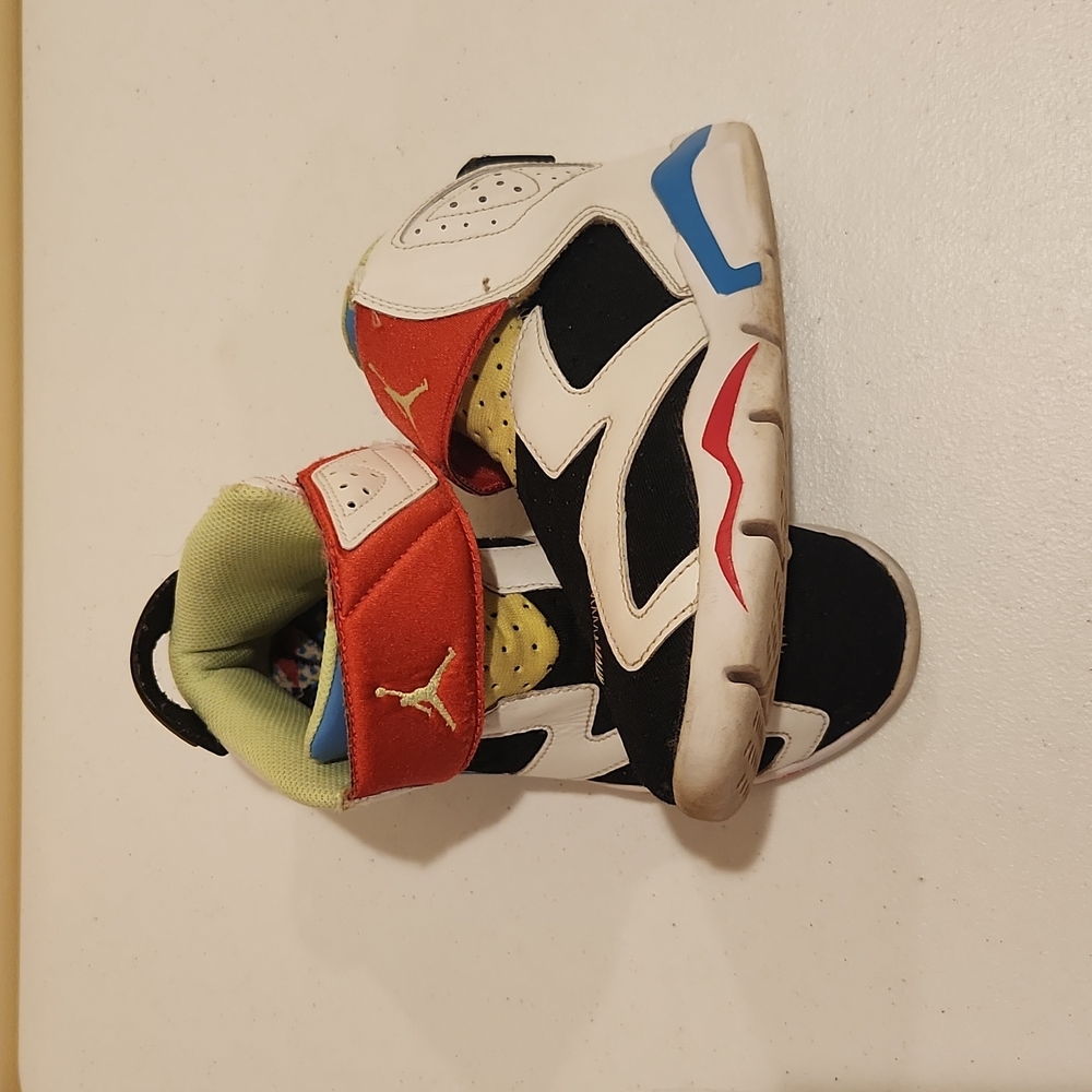 Sky Jordan, size 2, multicolor